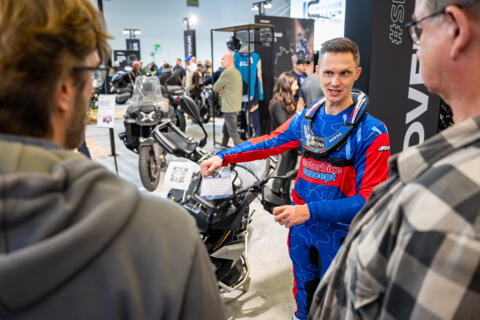 intermot_25_013_015