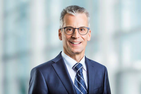 210_portrait_18_018_001