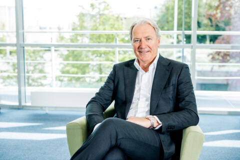 11_portrait_22_005_037