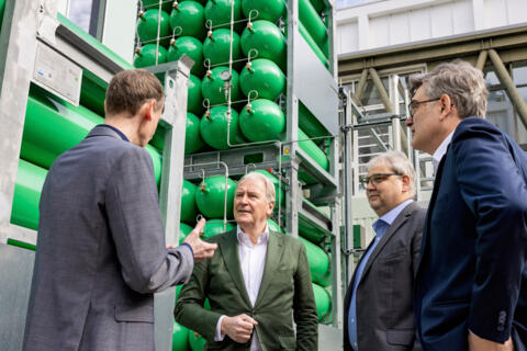 07_Koelnmesse_setzt_auf_Wasserstoff_Gerald_Böse_Karsten_Wilhelmi_Copyright_Koelnmesse_Hanne_Engwald