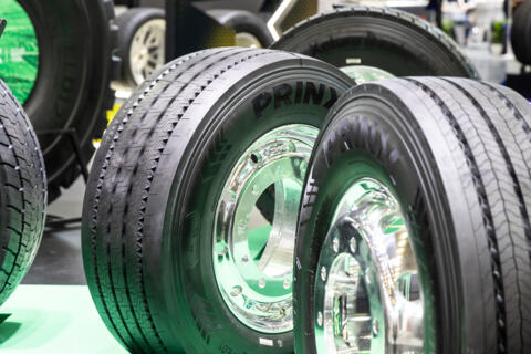 tire_26_016_056