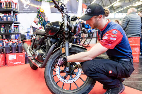 intermot_25_018_017