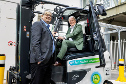 06_Koelnmesse_setzt_auf_Wasserstoff_Karsten_Wilhelmi_Gerald_Böse_Copyright_Koelnmesse_Hanne_Engwald