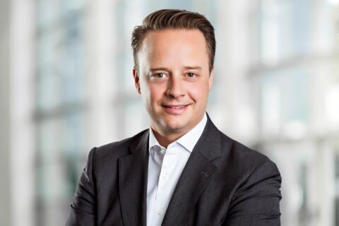 270_portrait_16_004_023