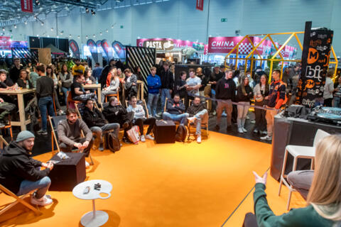 intermot_24_021_008
